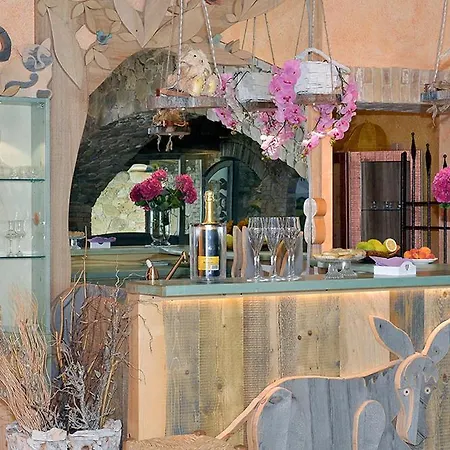 Sleeps 10 Pool Air Con Wifi *