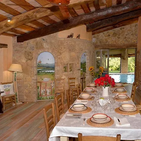 Villa Sleeps 10 Pool Air Con Wifi *